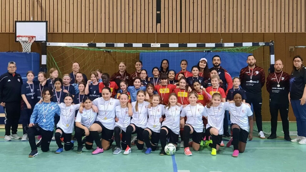 HKM: Spannende Spiele – Glückliche Gesichter Frauen- und Mädchen-Mannschaften ermitteln Kreis-Siegerinnen